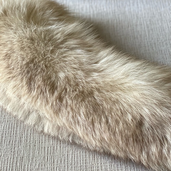 Faux fur shawl collar - Picture 7 of 7